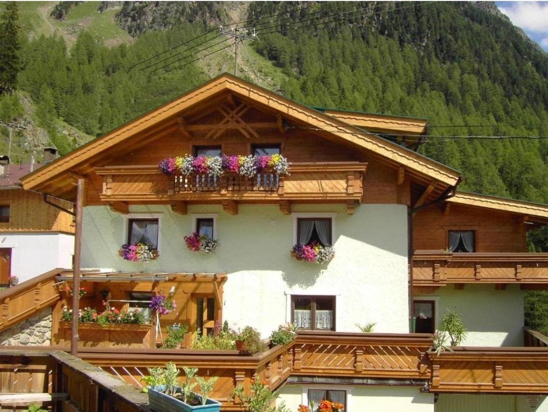 Ferienwohnungen Winnebach Gries im Sulztal Exterior foto
